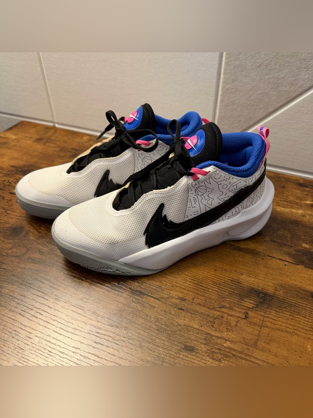 Nike Kids' Space Jam x Team Hustle Tune Squad Basketball Shoes 3.5 Y